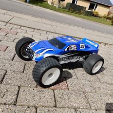 Bil Turnigy trailblazer 1/5 Brushless..