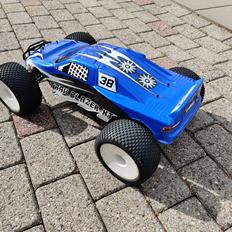 Bil Turnigy trailblazer 1/5 Brushless..