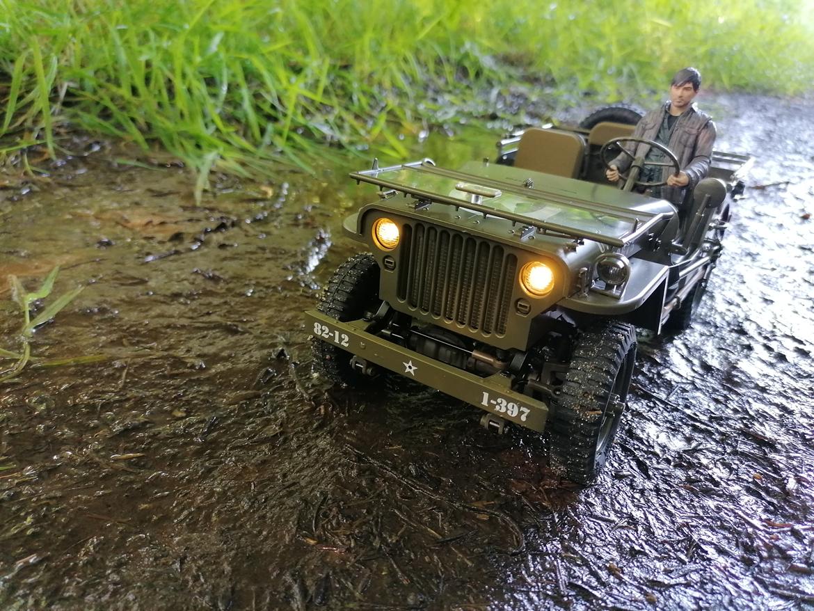 Militær Medic Jeep 1/12 (Solgt)  billede 9