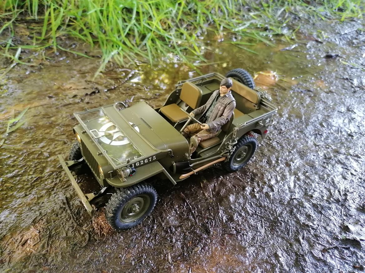 Militær Medic Jeep 1/12 (Solgt)  billede 10