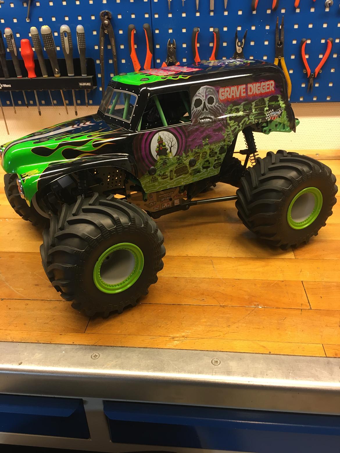 Truck Losi LMT Grave Digger billede 1