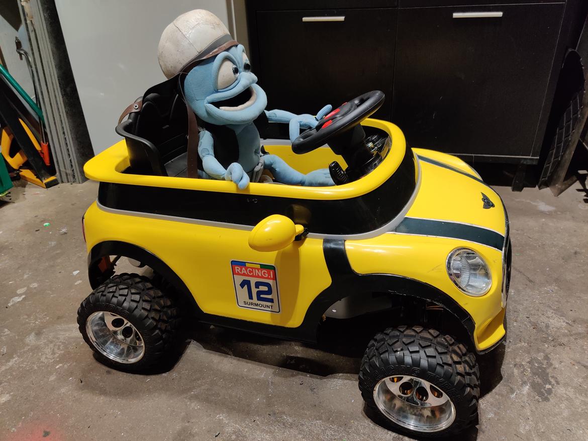 Bil CARSON Crazy Frog's Mini Cooper Cabriolet 1/5 billede 3