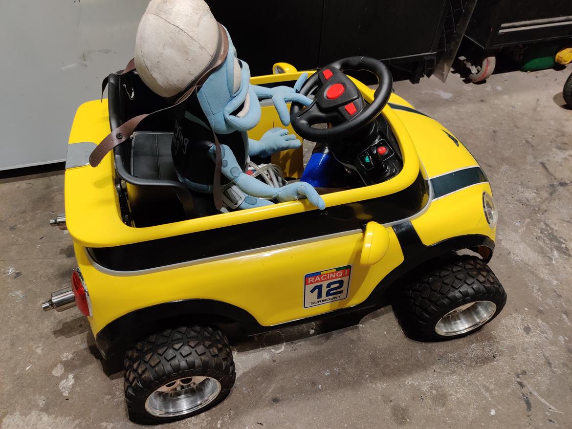 Bil CARSON Crazy Frog's Mini Cooper Cabriolet 1/5 billede 4