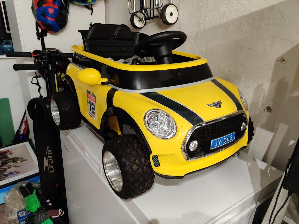 Bil CARSON Crazy Frog's Mini Cooper Cabriolet 1/5 billede 6