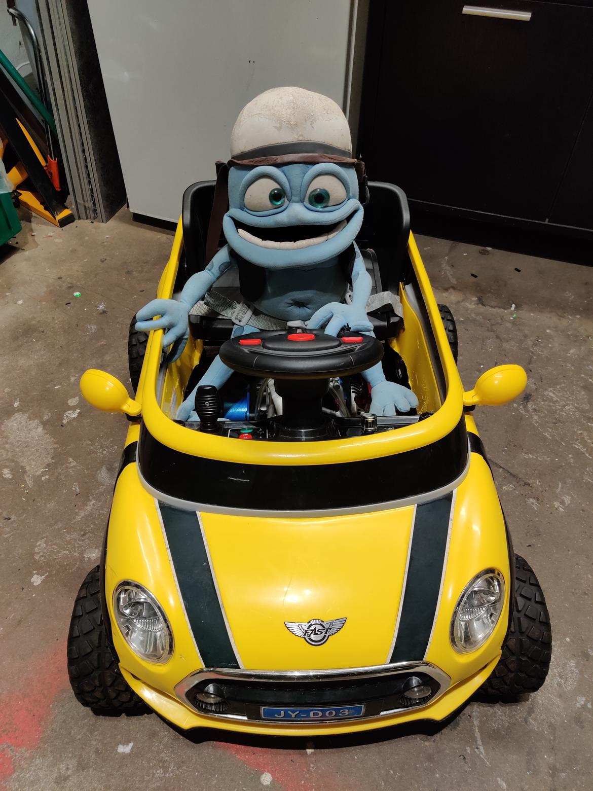 Bil CARSON Crazy Frog's Mini Cooper Cabriolet 1/5 billede 2