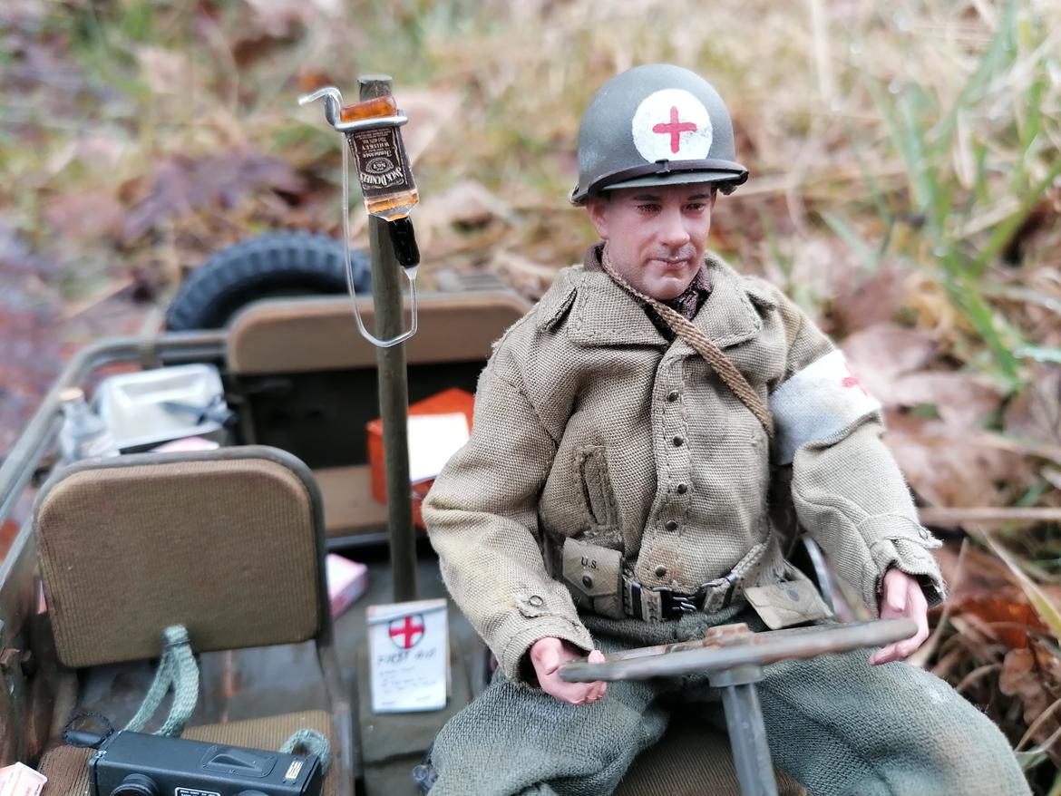 Militær Medic Jeep 1/12 (Solgt)  billede 37