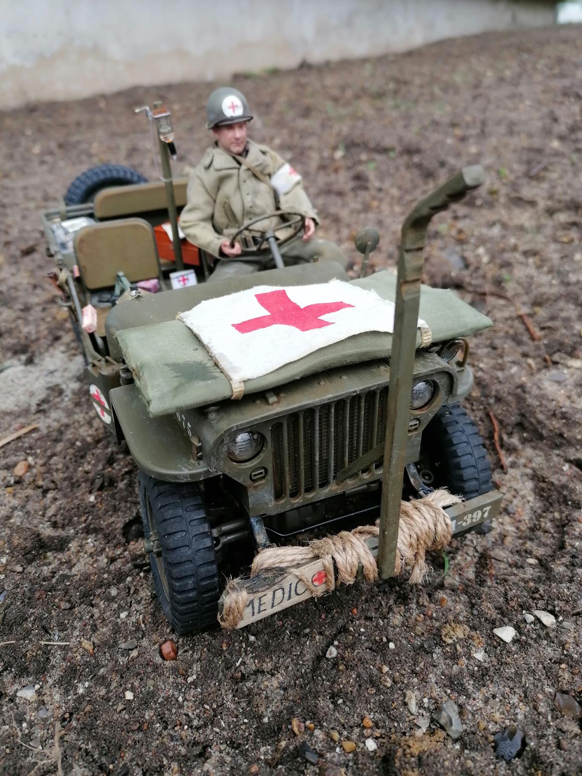 Militær Medic Jeep 1/12 (Solgt)  billede 31