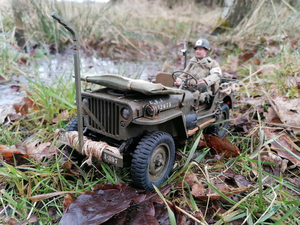 Militær Medic Jeep 1/12 (Solgt)  billede 32