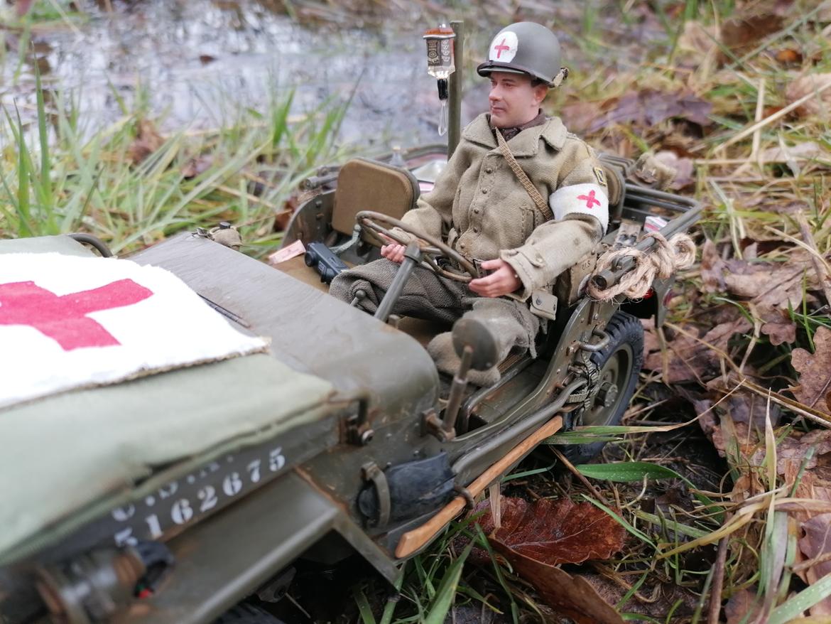 Militær Medic Jeep 1/12 (Solgt)  billede 33