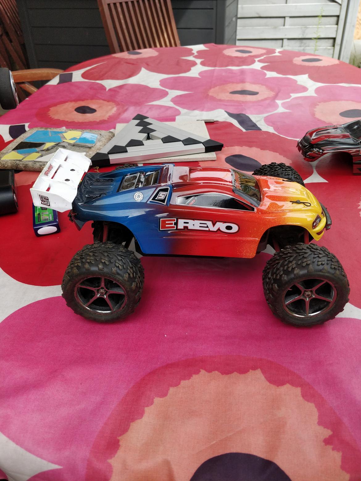 Off-Roader Traxxas E-revo vxl 1/16 billede 2