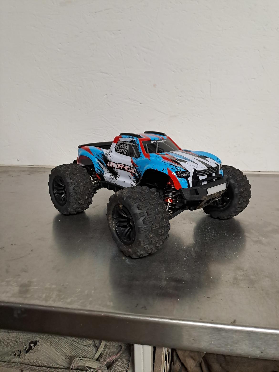 Truck MJX hyper go brushless 2-3s  billede 1