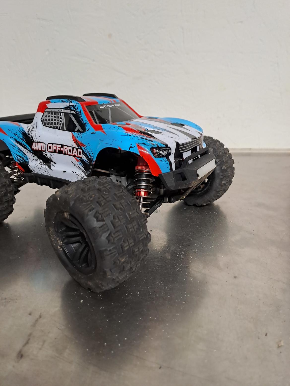 Truck MJX hyper go brushless 2-3s  billede 2