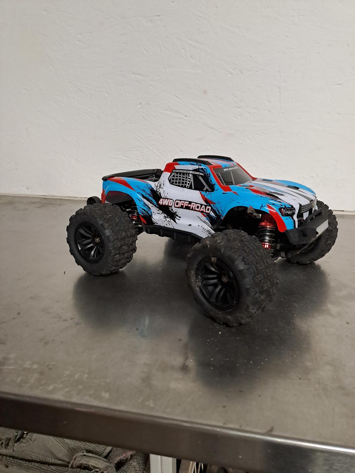 Truck MJX hyper go brushless 2-3s  billede 3