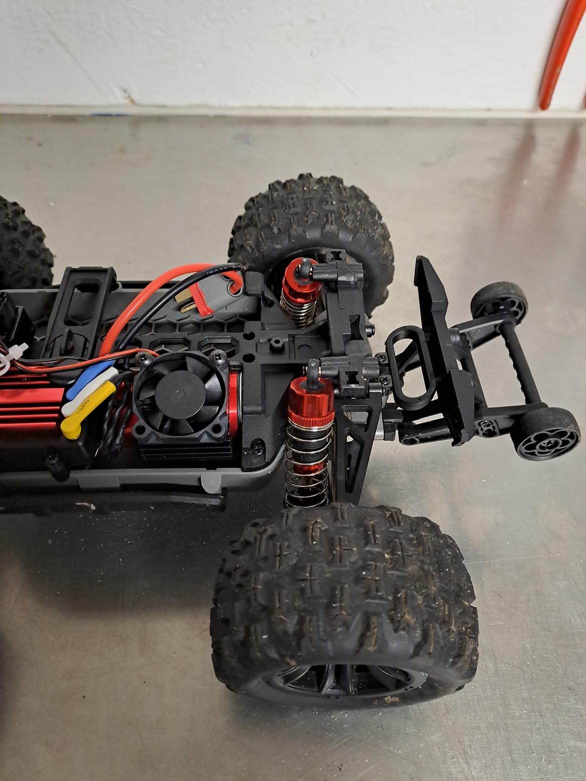 Truck MJX hyper go brushless 2-3s  billede 13