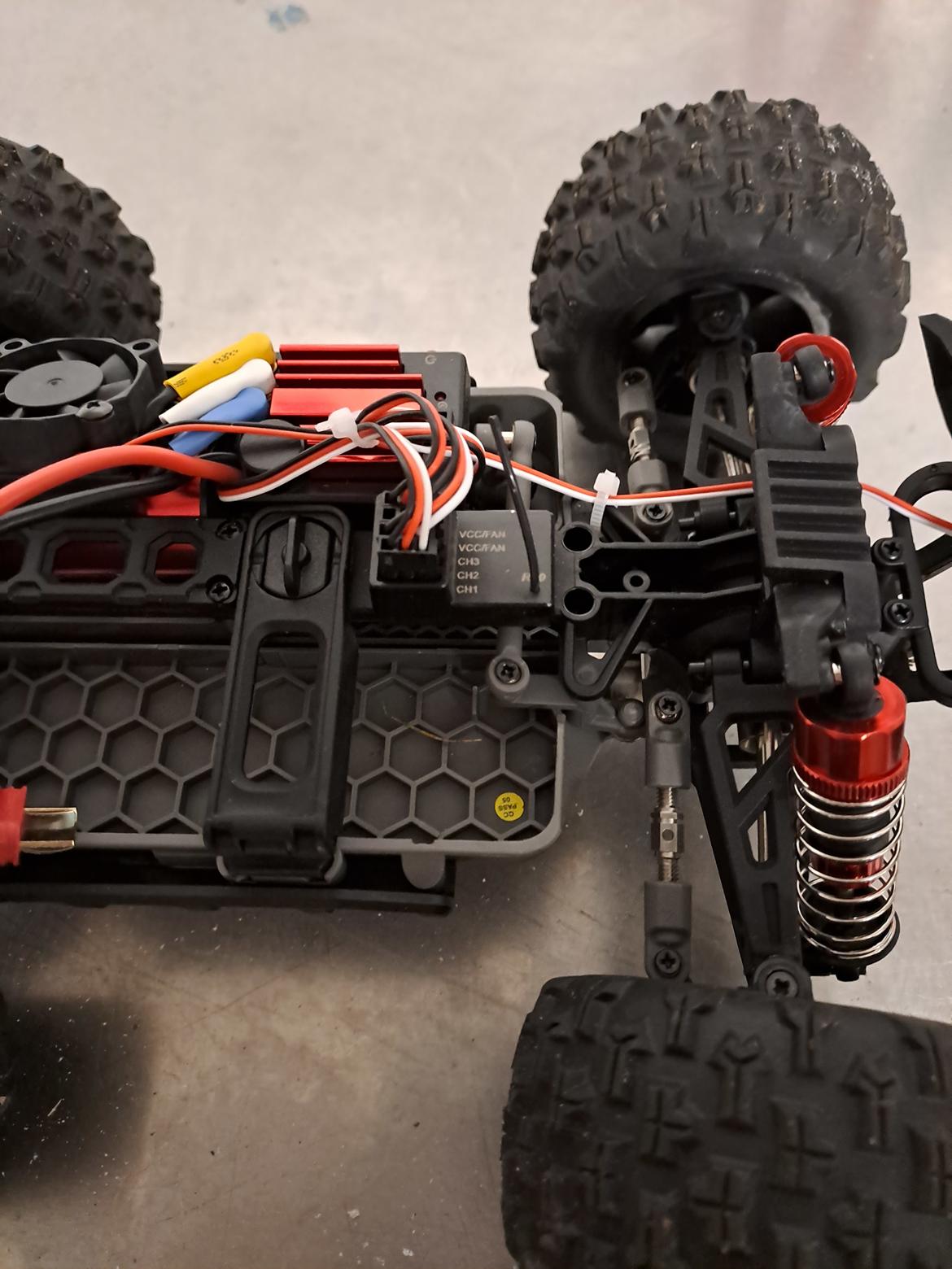 Truck MJX hyper go brushless 2-3s  billede 14