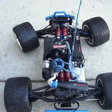 Truck *Traxxas Revo*