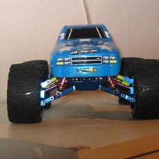 Truck Team Associated RC18MT