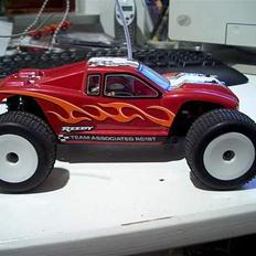 Bil Team Associated RC18T