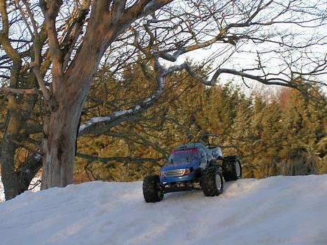 Bil HBX Bonzer Big Foot - Holdende på sne-bakken billede 11
