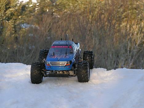 Bil HBX Bonzer Big Foot - Holdende på "flyvehoppet" billede 12