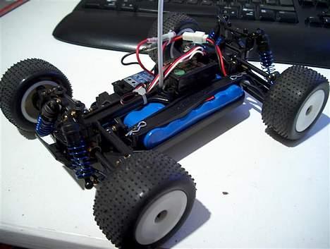 Bil Team Associated RC18T billede 6