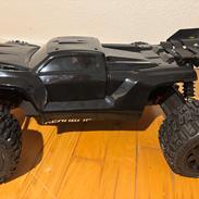 Bil Traxxas Sledge 