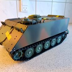 Militær 1/16 tongde M113 A1 ACAV PRO CAMO

