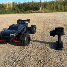Bil Traxxas Sledge 