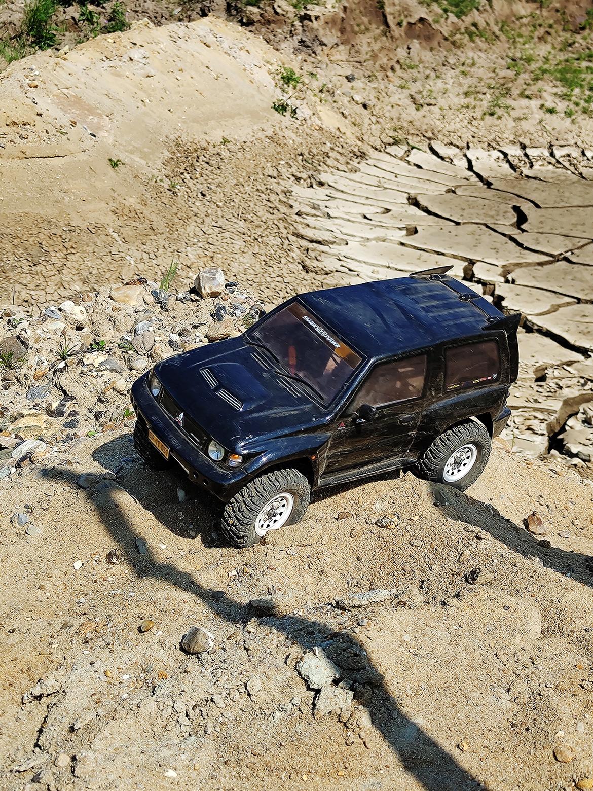 Off-Roader Axial Scx10 II Mitsubishi Pajero  billede 5