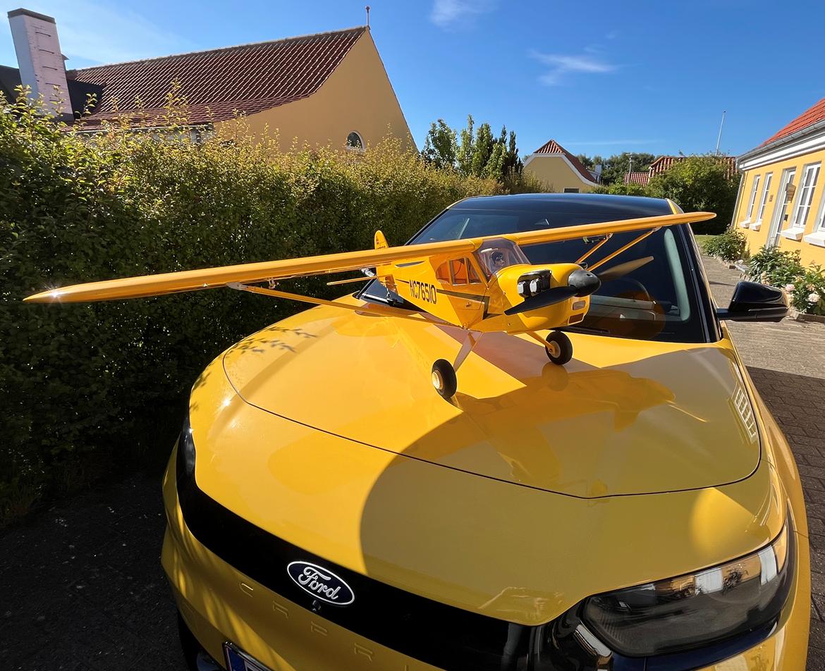 Fly Piper J-3 Cub - Når bilens farve passer med ens RC fly billede 25