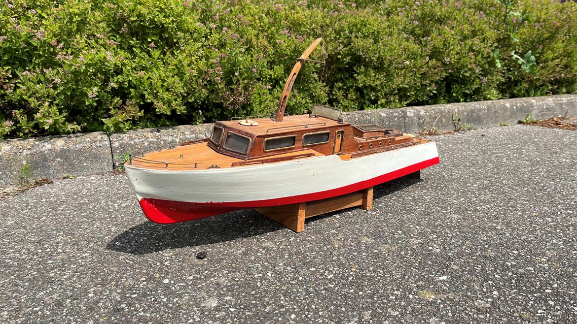 Båd DMI Billing Boats Vedette motorbåd yacht billede 1