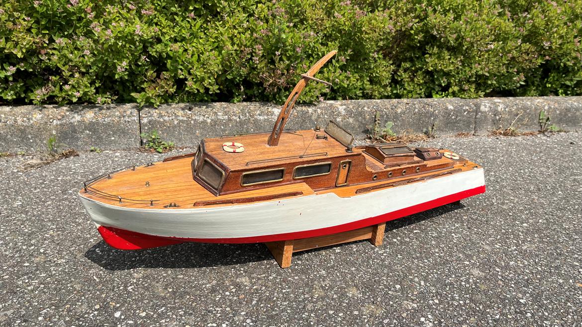 Båd DMI Billing Boats Vedette motorbåd yacht billede 3