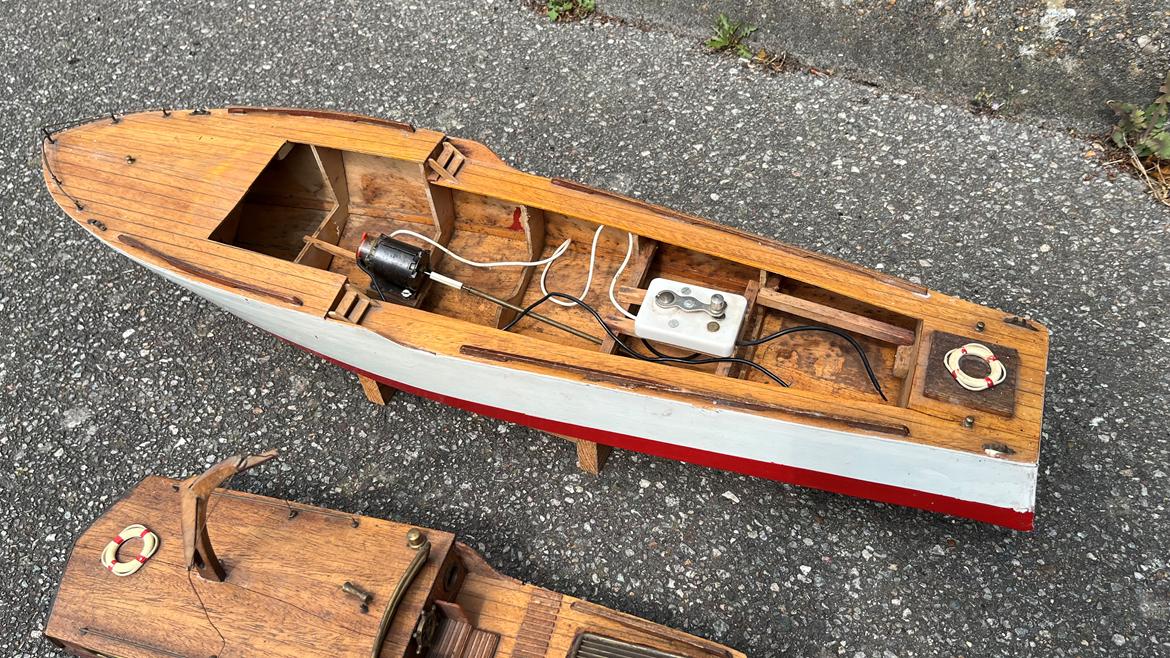 Båd DMI Billing Boats Vedette motorbåd yacht billede 9