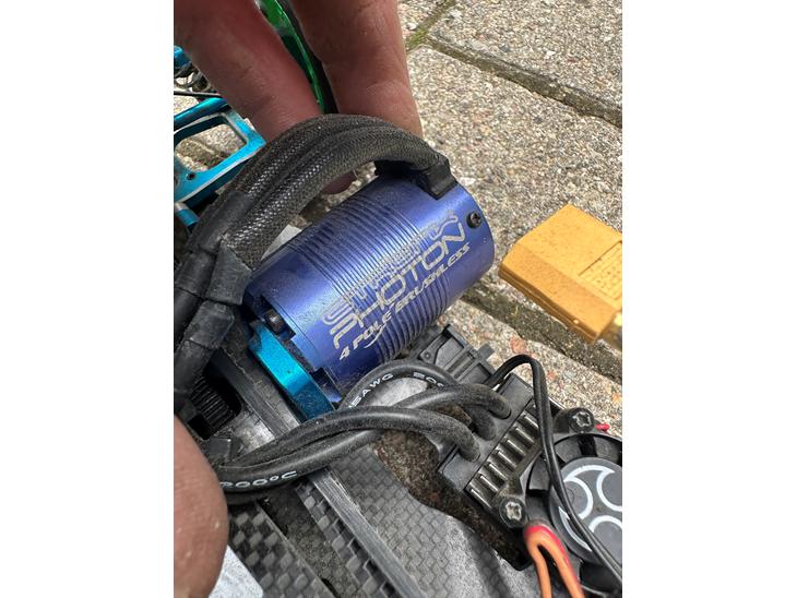 {{currentPhoto.altText}} billede {{currentPhoto.number}}