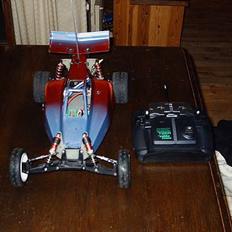 Buggy Schumacher Cougar.