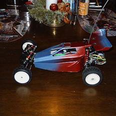 Buggy Schumacher Cougar.