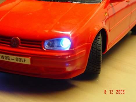 Bil VW Golf 4 V5 - Front med (gamelt) Xenon lys (køler gitteret er ikke malet sort) billede 1