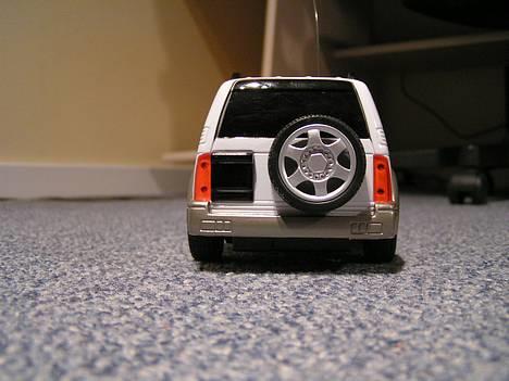 Bil Toyota Land Cruser - Bilen set lige bagfra uden klistermærker billede 5