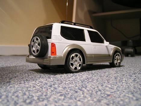 Bil Toyota Land Cruser - Bilen set skråt bagfra uden klistermærker billede 6