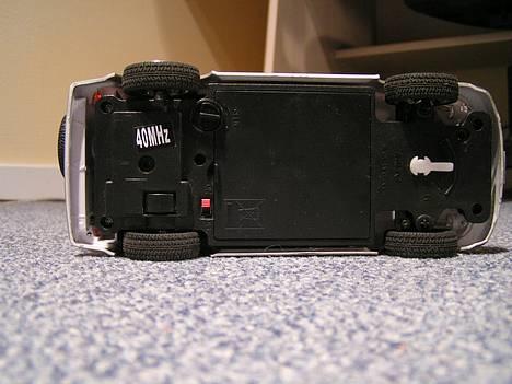 Bil Toyota Land Cruser - Bilen set nedenunder billede 9