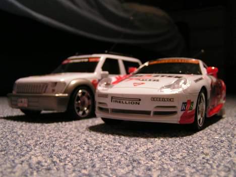 Bil Toyota Land Cruser - De to søskende biler set sidelæns forfra billede 17