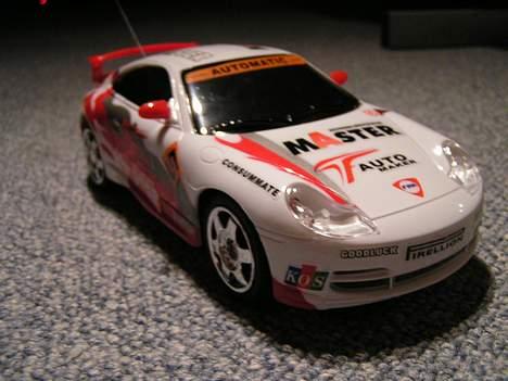 Bil Porsche 911 - Bilen set skråt forfra i lys billede 7