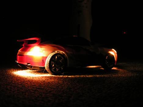 Bil Porsche 911 - Billed bagfra med lys foran og bagpå billede 18