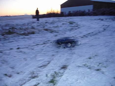 Off-Roader Traxxas T-maxx TRX 2,5 - Her er der fart over feltet! billede 5