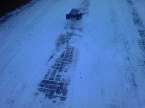 Off-Roader HBX Bonzer Big Foot - Lavede lige et hop ude i sneen , :P billede 6