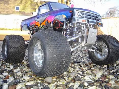 Off-Roader Traxxas E-maxx billede 1