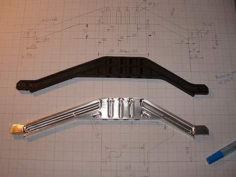 Truck Traxxas T-Maxx TRX 2.5 - Alu Chassisbrace billede 13