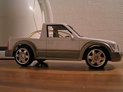 Bil Toyota Land Cruser - Så er det skåret af fra siden billede 12