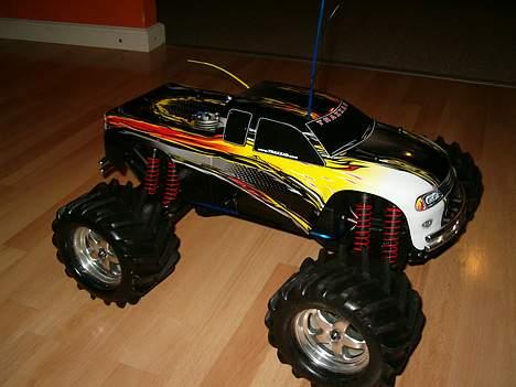 Truck traxxas t-maxx - oppe fra billede 2