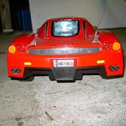 Bil Ferrari Enzo